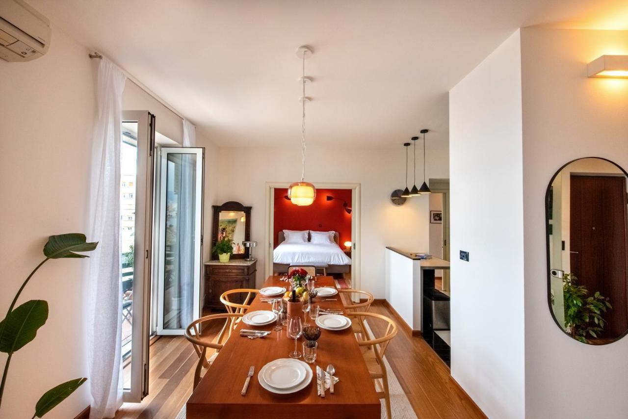 Airy Seafront 1920S Apartment Split Exterior photo